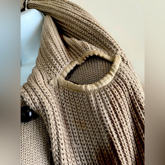 Wool Cardigan - Picture 2 of 4